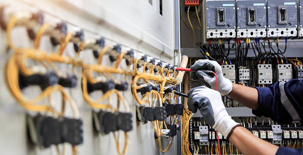 Professional Electrician technician working in Crystal Lake, FL